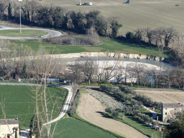 fiume Potenza erosione di sponda